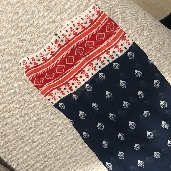 Blue & red blouse - Picture 3 of 3